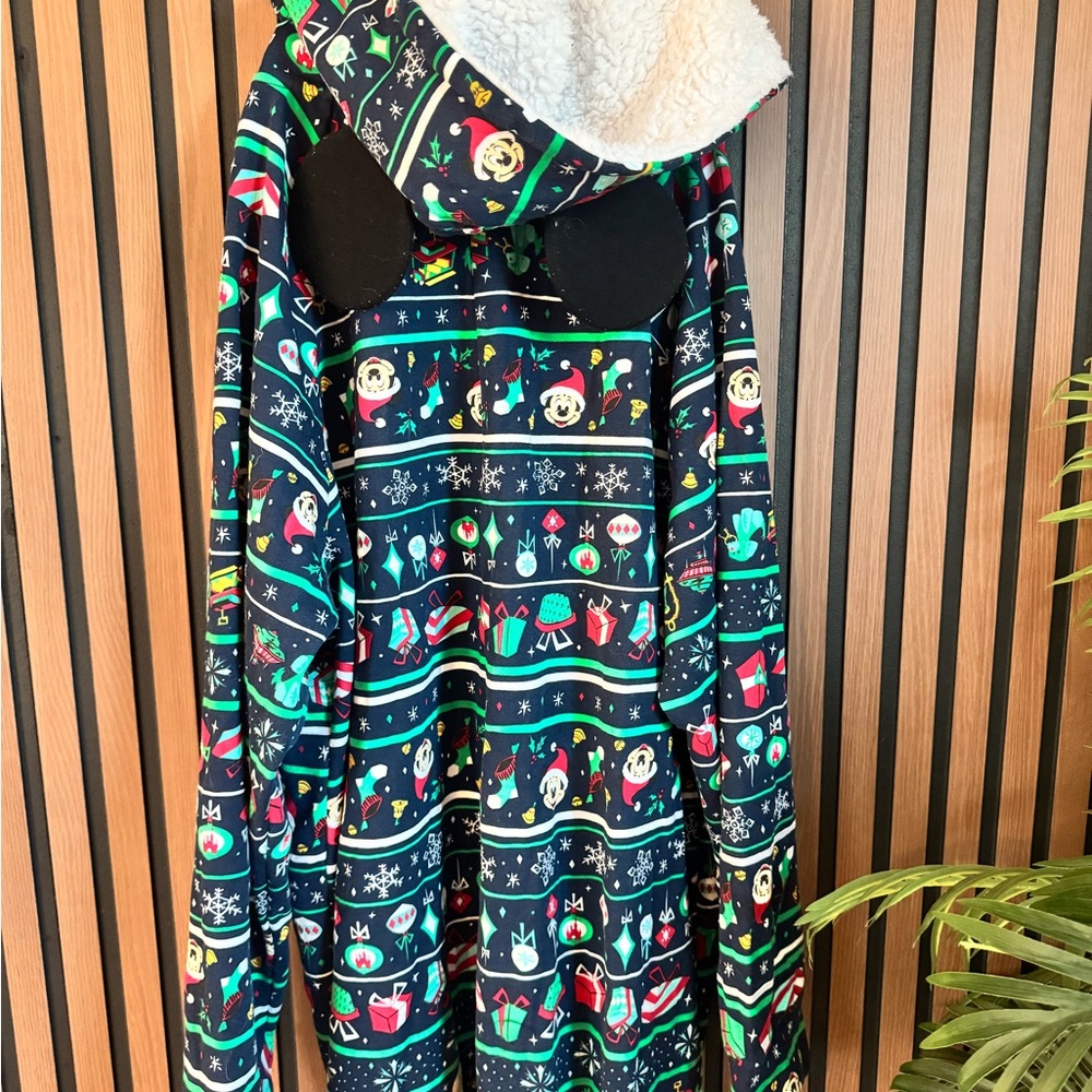 Disney XMAS Holiday Pajama Suit - Picture 8 of 12